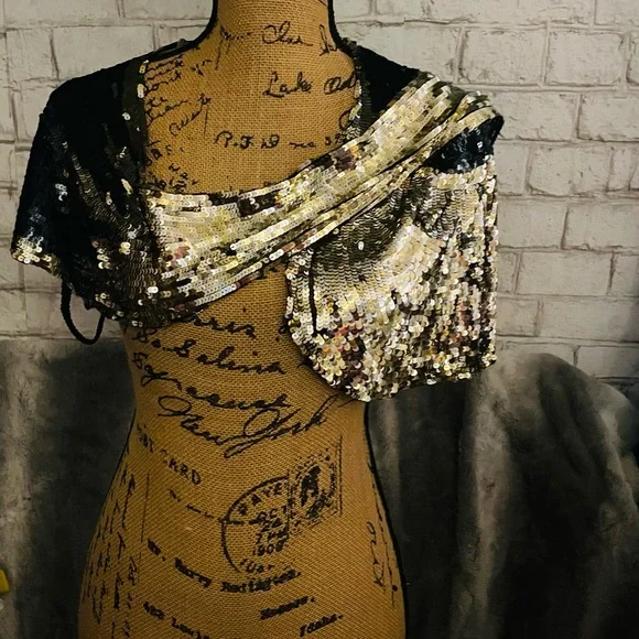 BCBG sequined topper - Picture 5 of 6